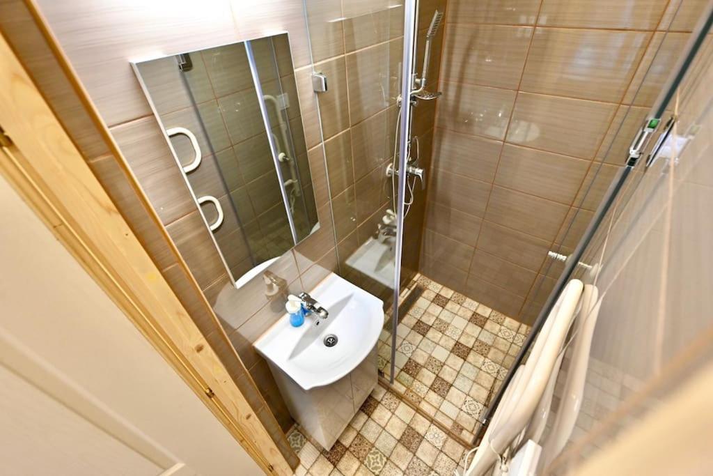 Cute Gallery Flat In Kiraly Street Budapest Exterior photo
