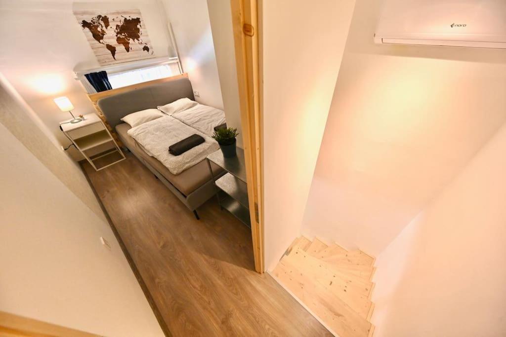 Cute Gallery Flat In Kiraly Street Budapest Exterior photo